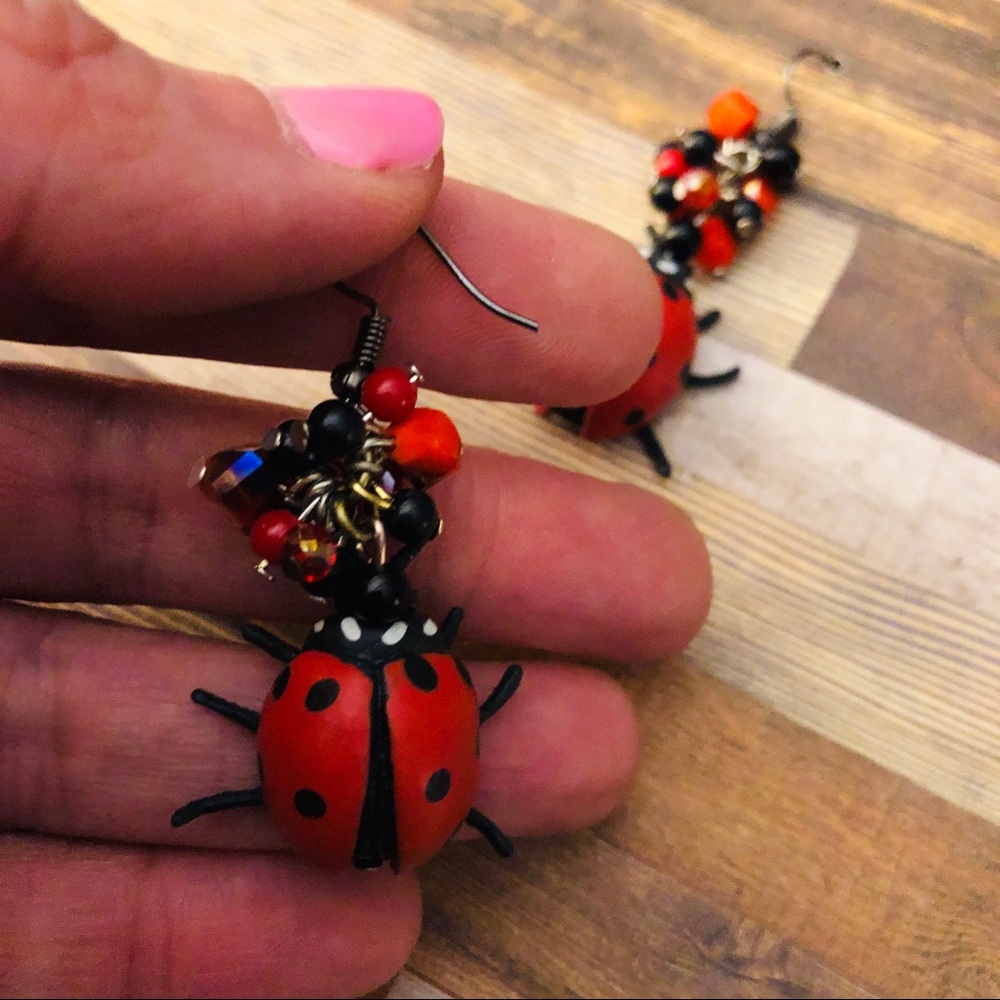 Ladybug 🐞 red insect garden lady dot bead earring - Picture 3 of 3